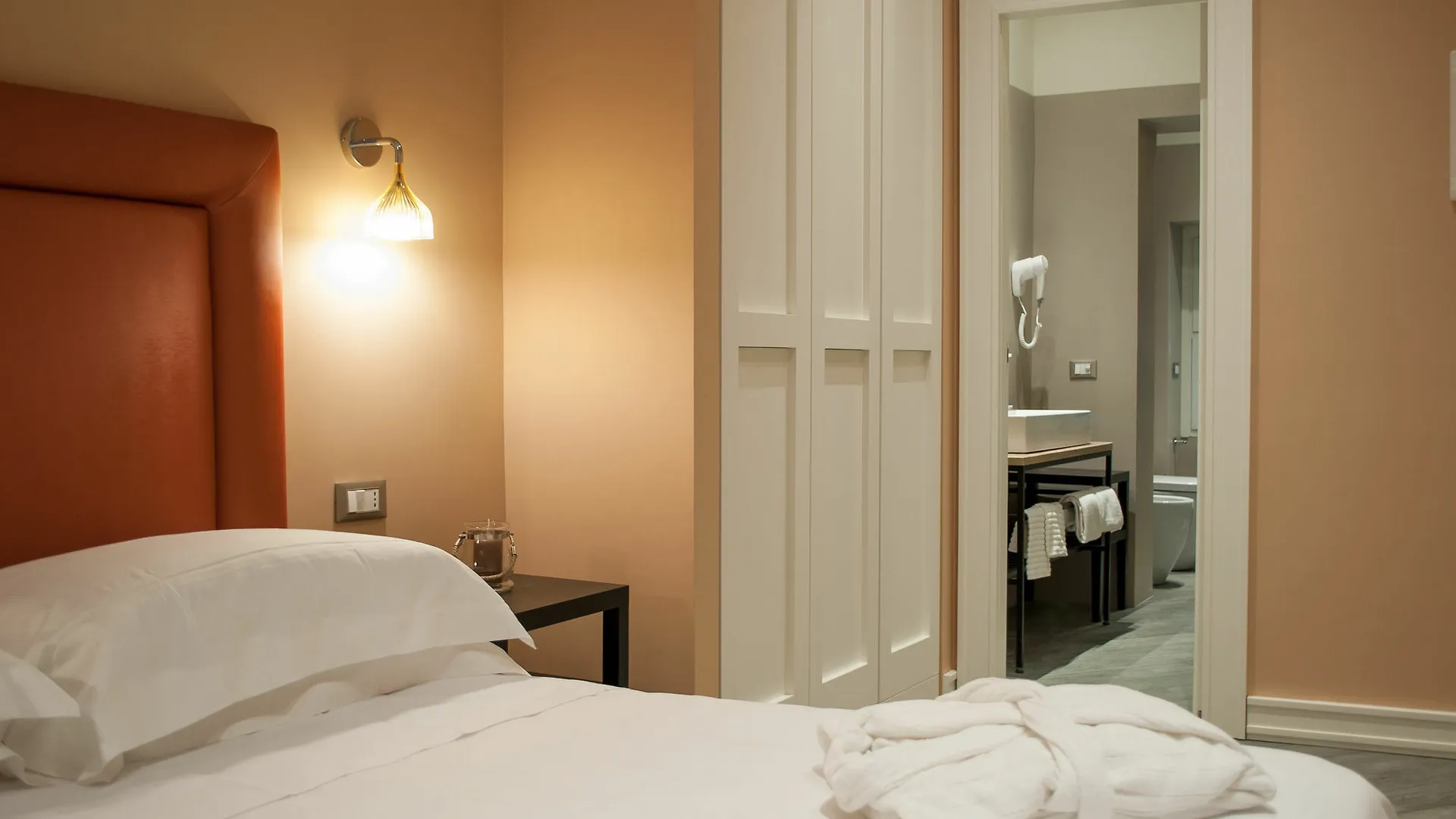 *** Konukevi My Trevi Charming & Luxury Rooms Roma İtalya