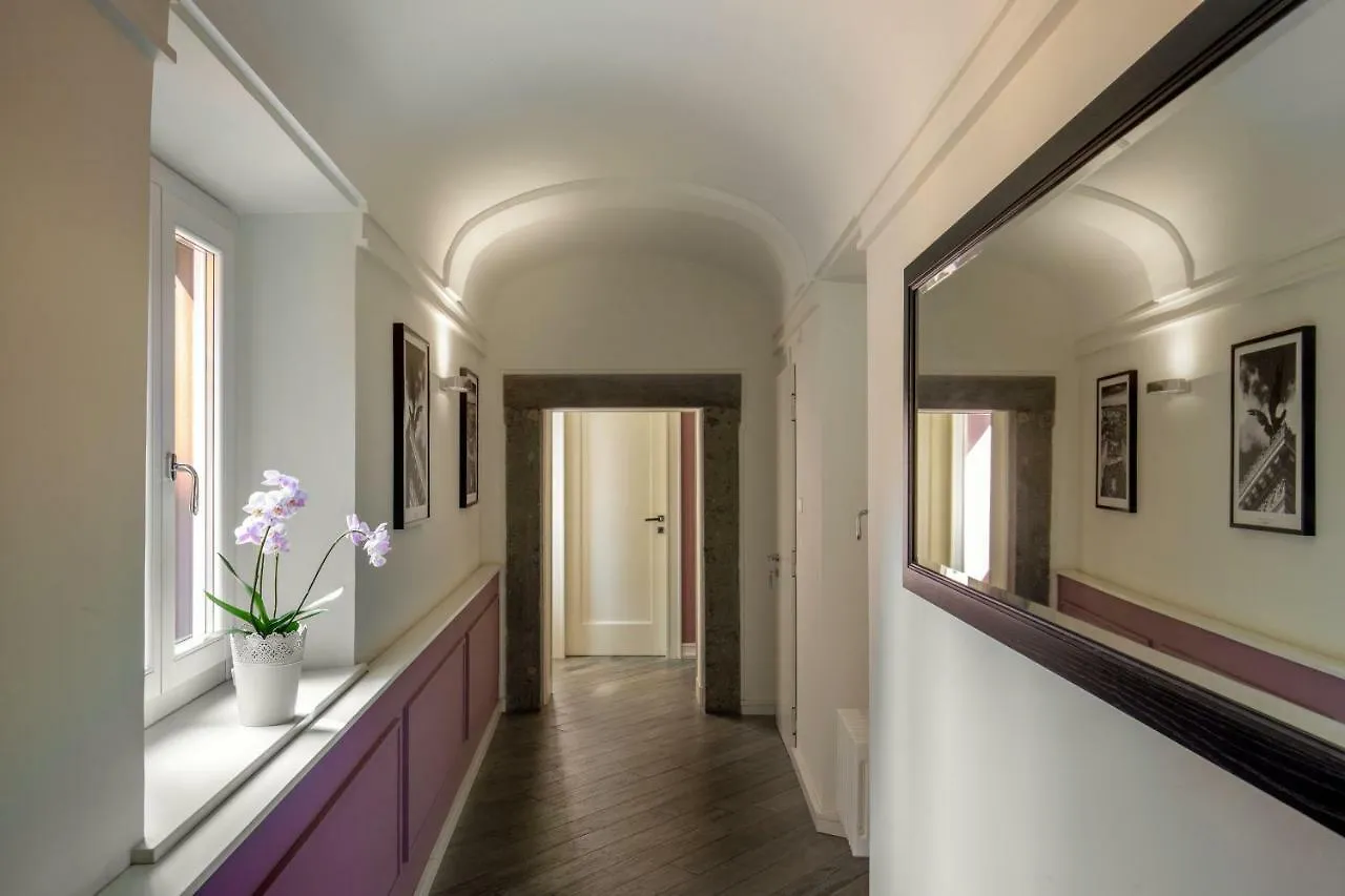 *** Konukevi My Trevi Charming & Luxury Rooms Roma İtalya